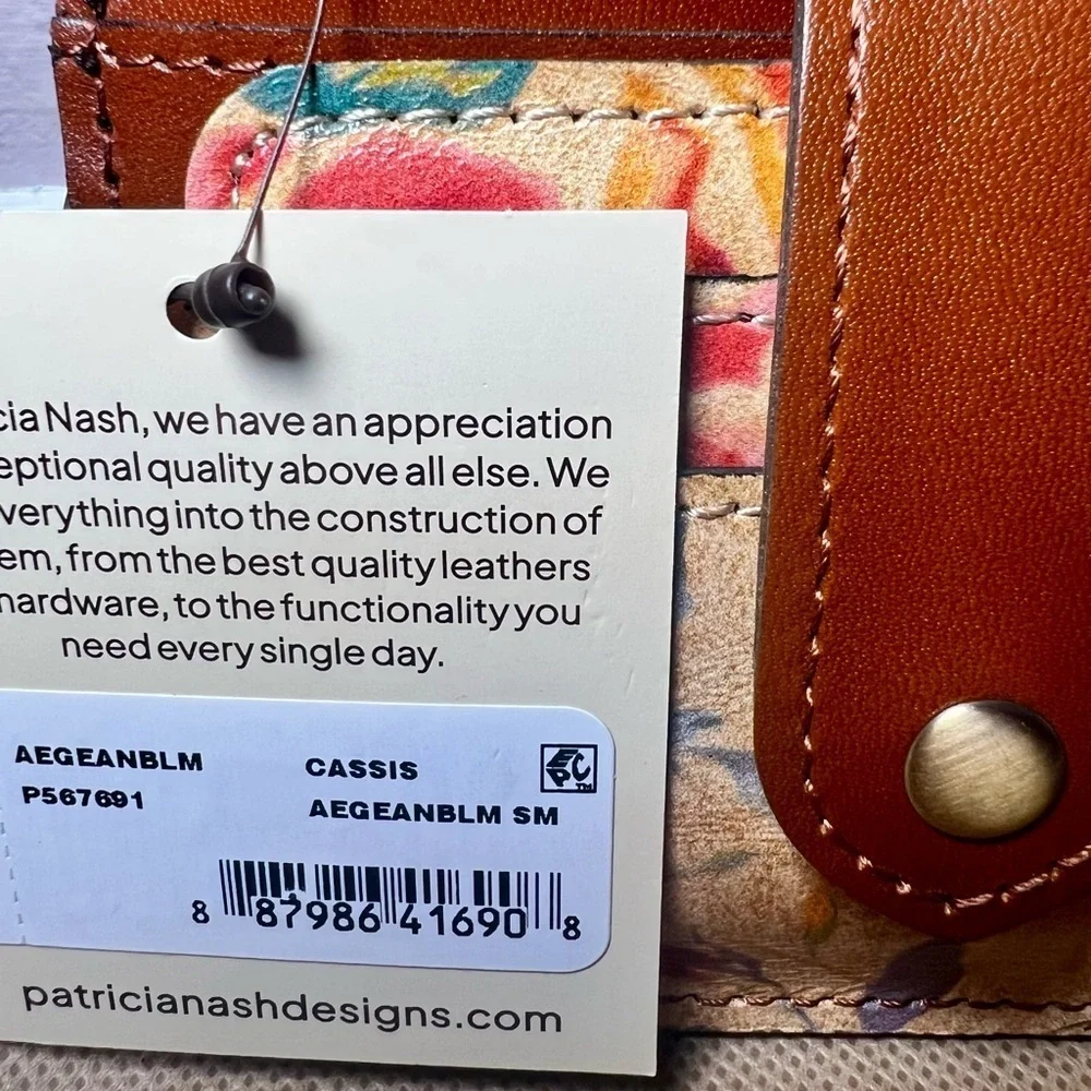NWT Patricia Nash Cassis Leather ID Wallet- Aegean Bloom